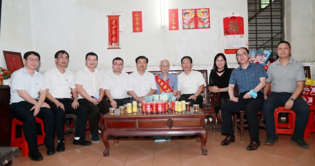 广东省总工会向导慰问广药集团第一届天下劳模陈雨池